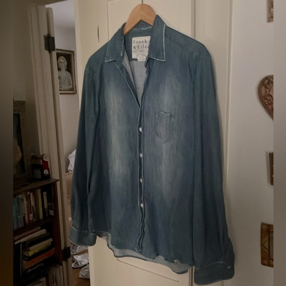 New Frank & Eileen EILEEN Relaxed Button-Up Shirt Distressed Vintage Denim Large
